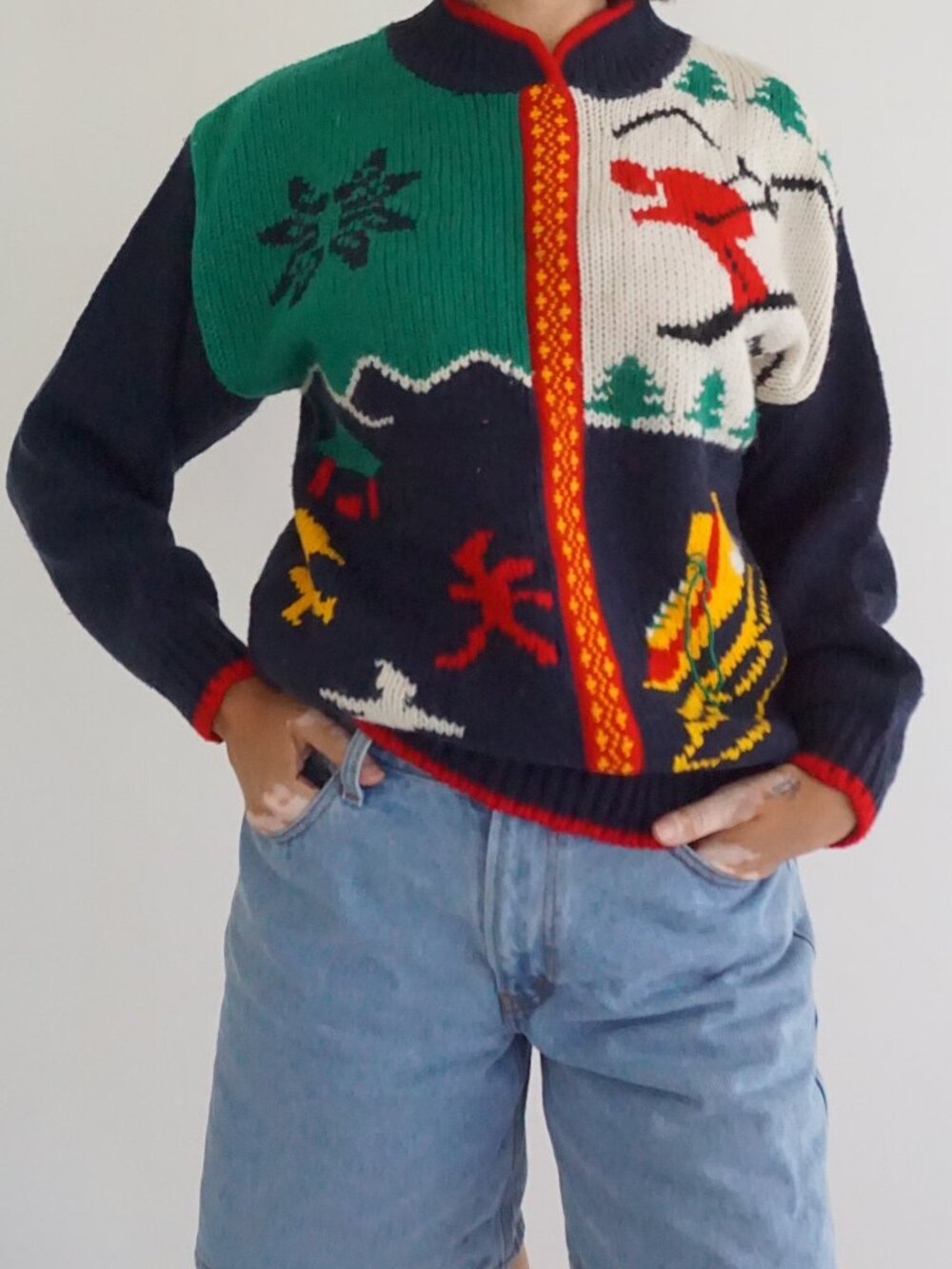 Vintage Design Zone Navy Skiing Snowflake Mountain Ugly Christmas Sweater M